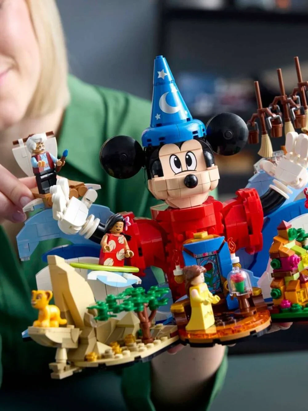 New & Sealed Lego Ideas Magic of Disney Collectible & Retired Set 21352